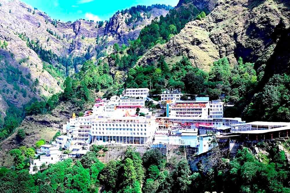 From Srinagar: 7-Day Kashmir Tour with Vaishno Devi Yatra
