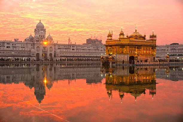 From Delhi: 5-Day Golden Triangle Tour with Amritsar