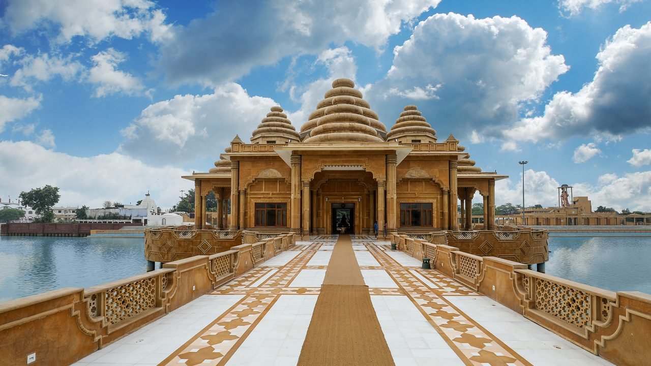 🌟 New Delhi – Amritsar 3D/2N Flight Package (4★ Hotel with Meals & Transport) 🌟