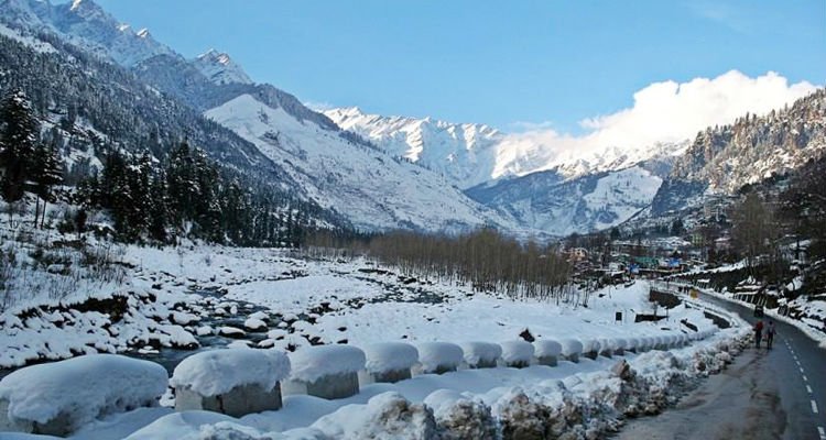 From Noida: Manali 3-Day Tour Package by Cab