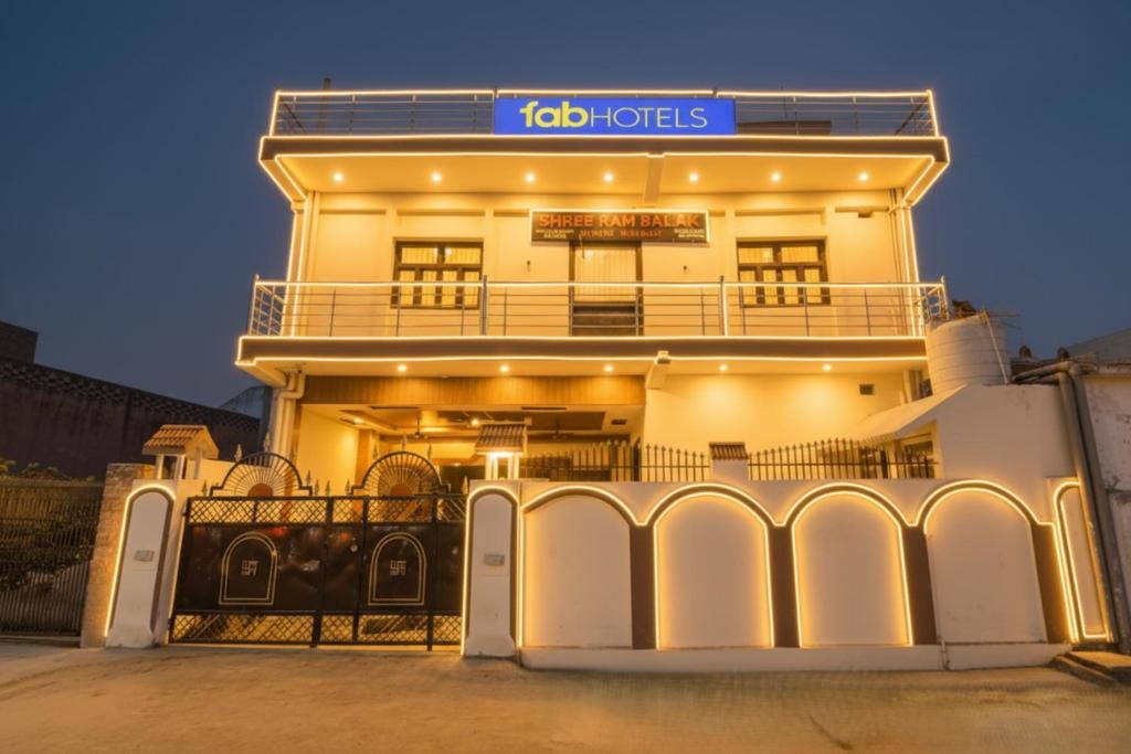 FabHotel Awadh Inn