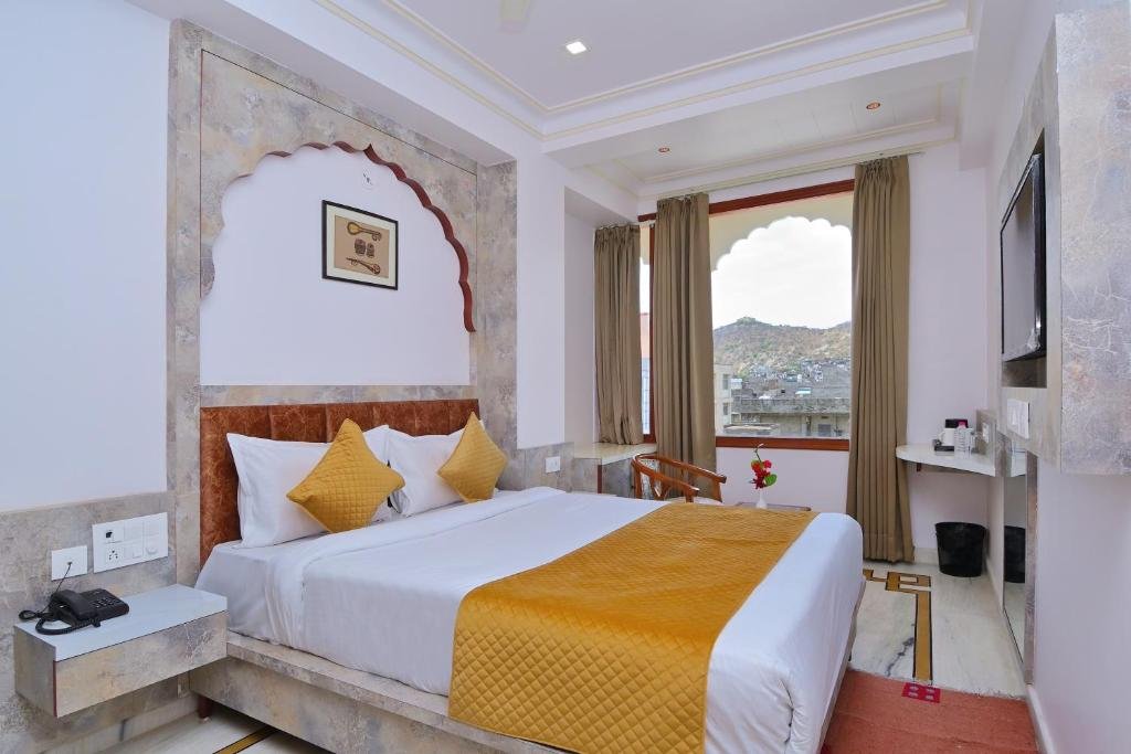 Trim Boutique Parkota Haveli