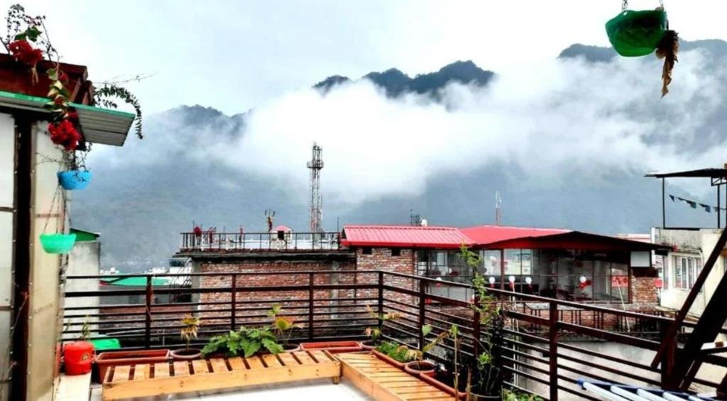 The Mountain View Tapovan