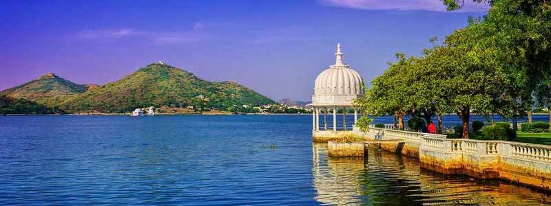 Udaipur Local Sightseeing Tour: Lakes & Palaces